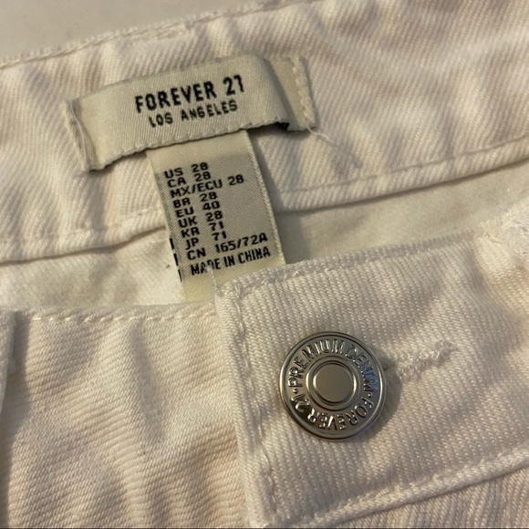Forever 21 white jean Concert Shorts, mid rise, slim fit, size 28 - Picture 3 of 8